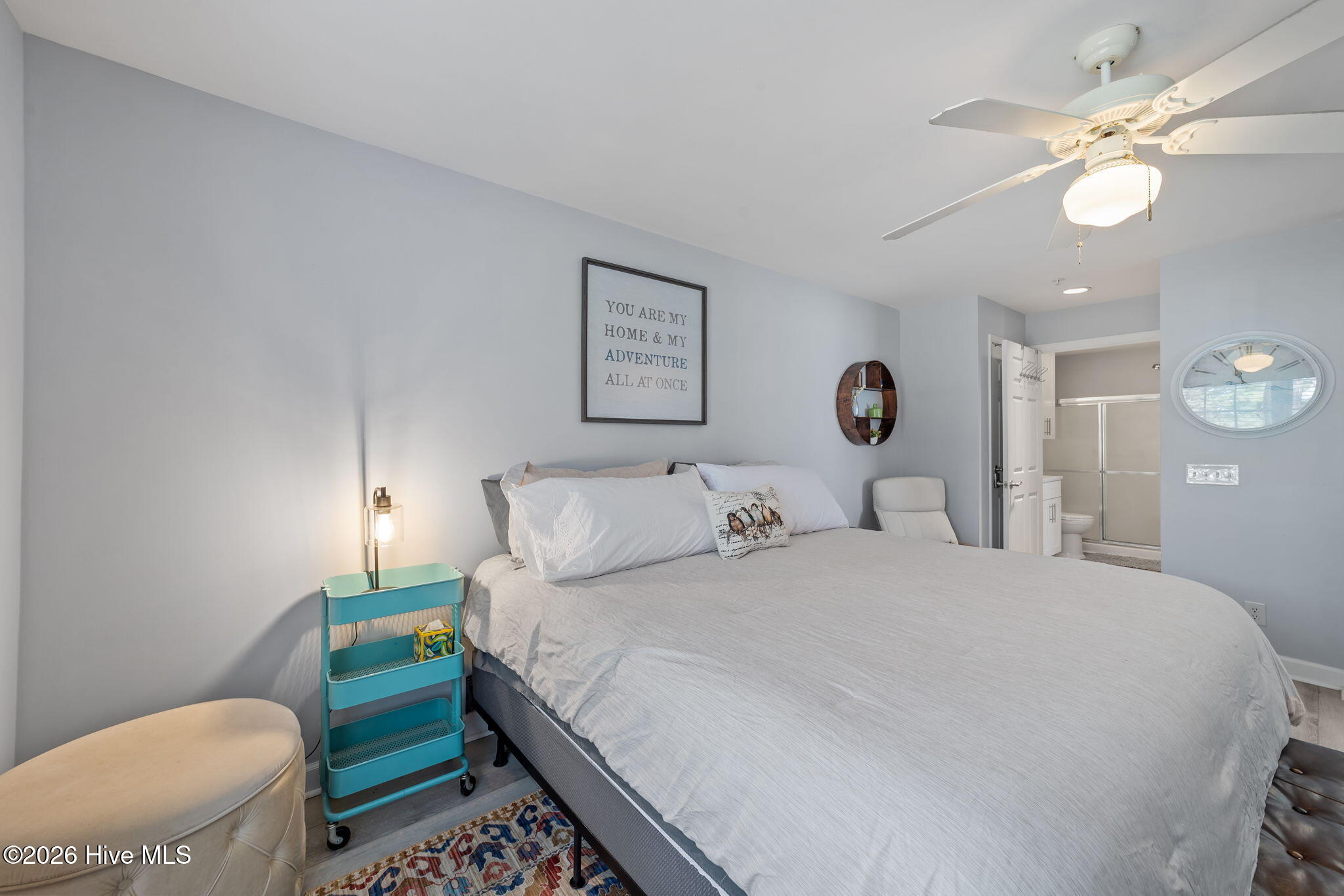 100561049 | Photo 12