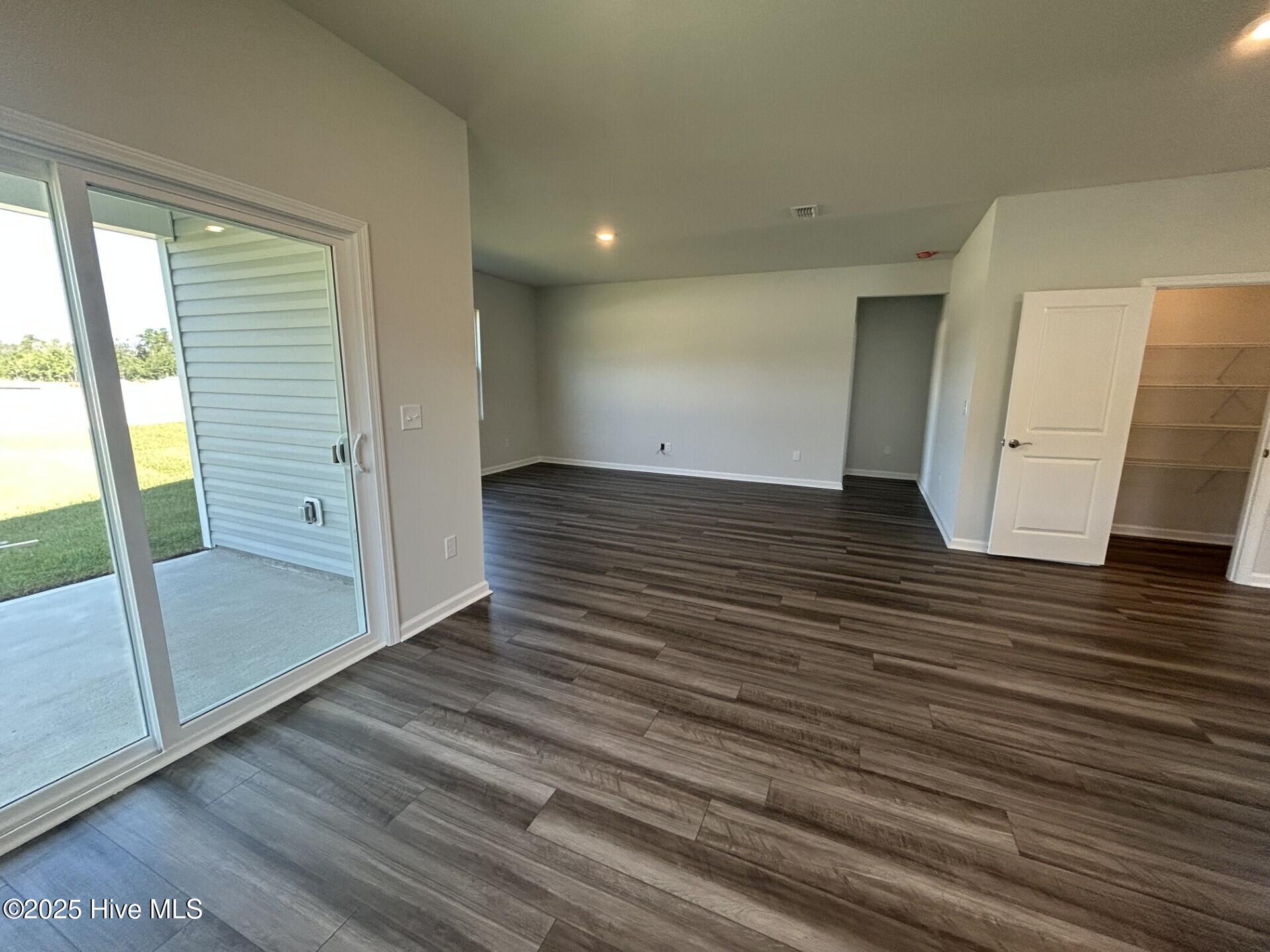 100513177 | Photo 12