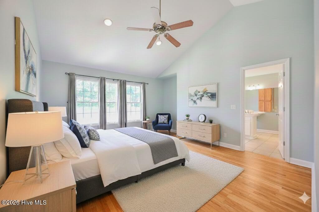 100543665 | Photo 15