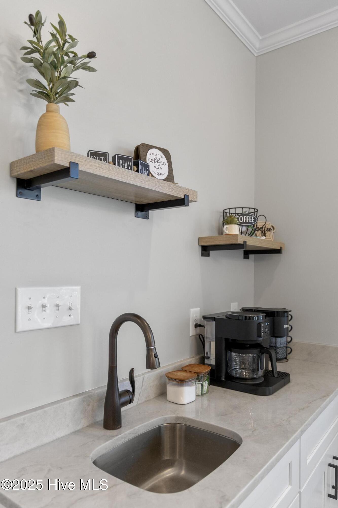 100498543 | Photo 72