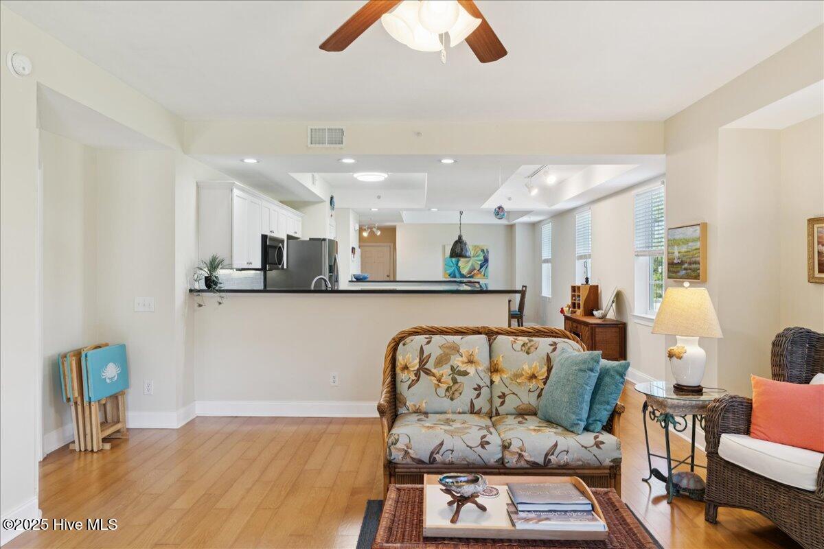 100553393 | Photo 30