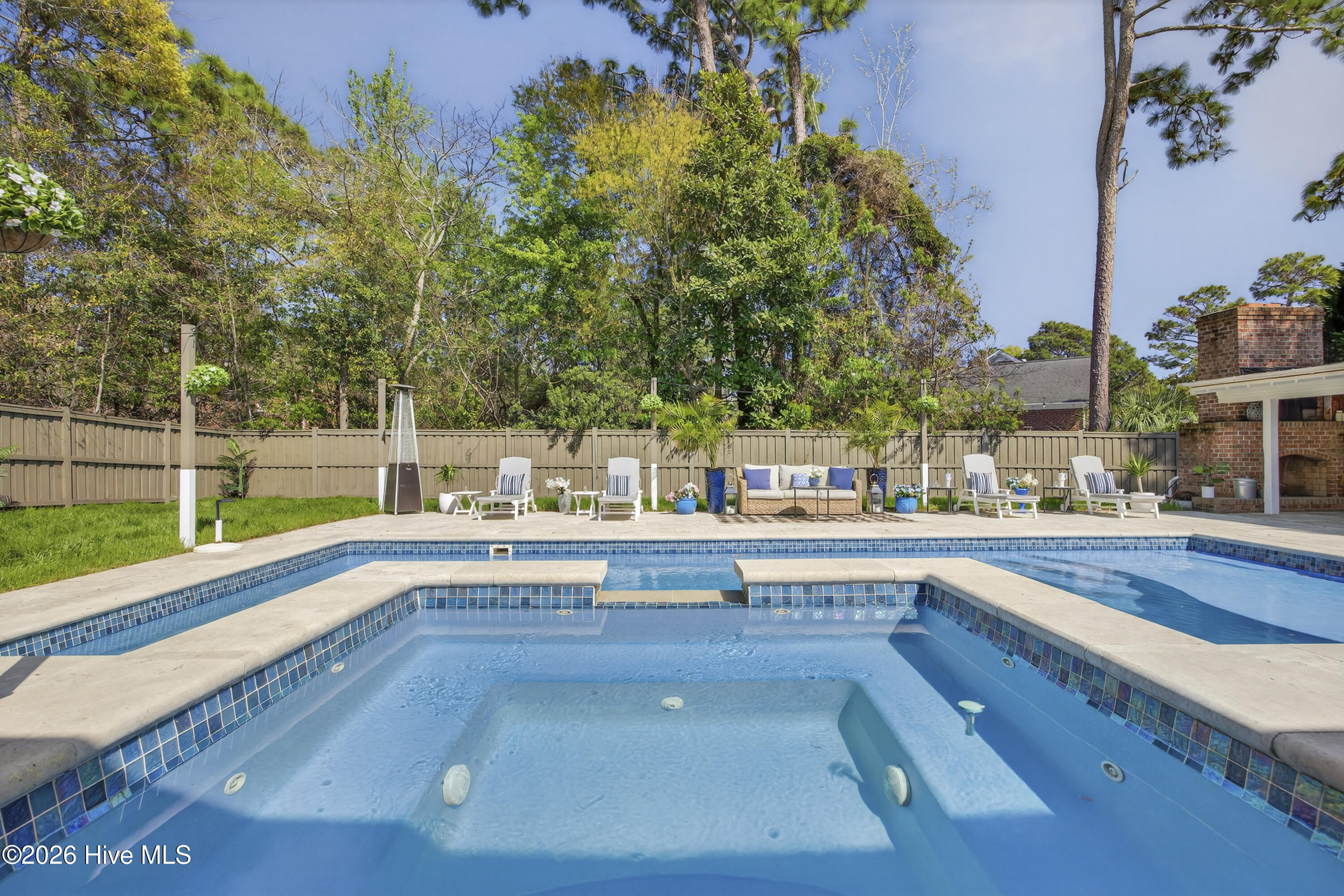 100564665 | Photo 59