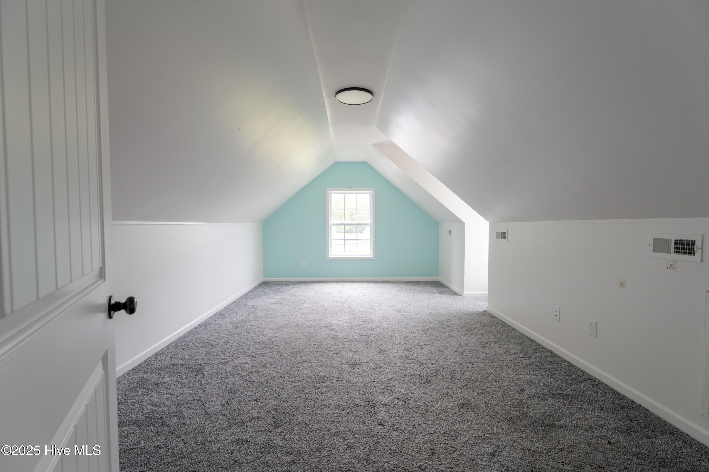 100536355 | Photo 20