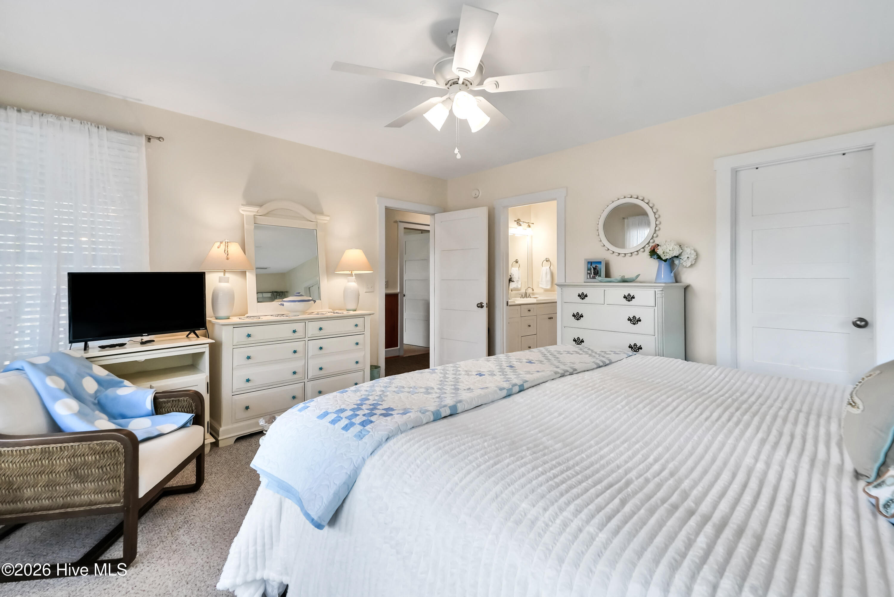 100562457 | Photo 19