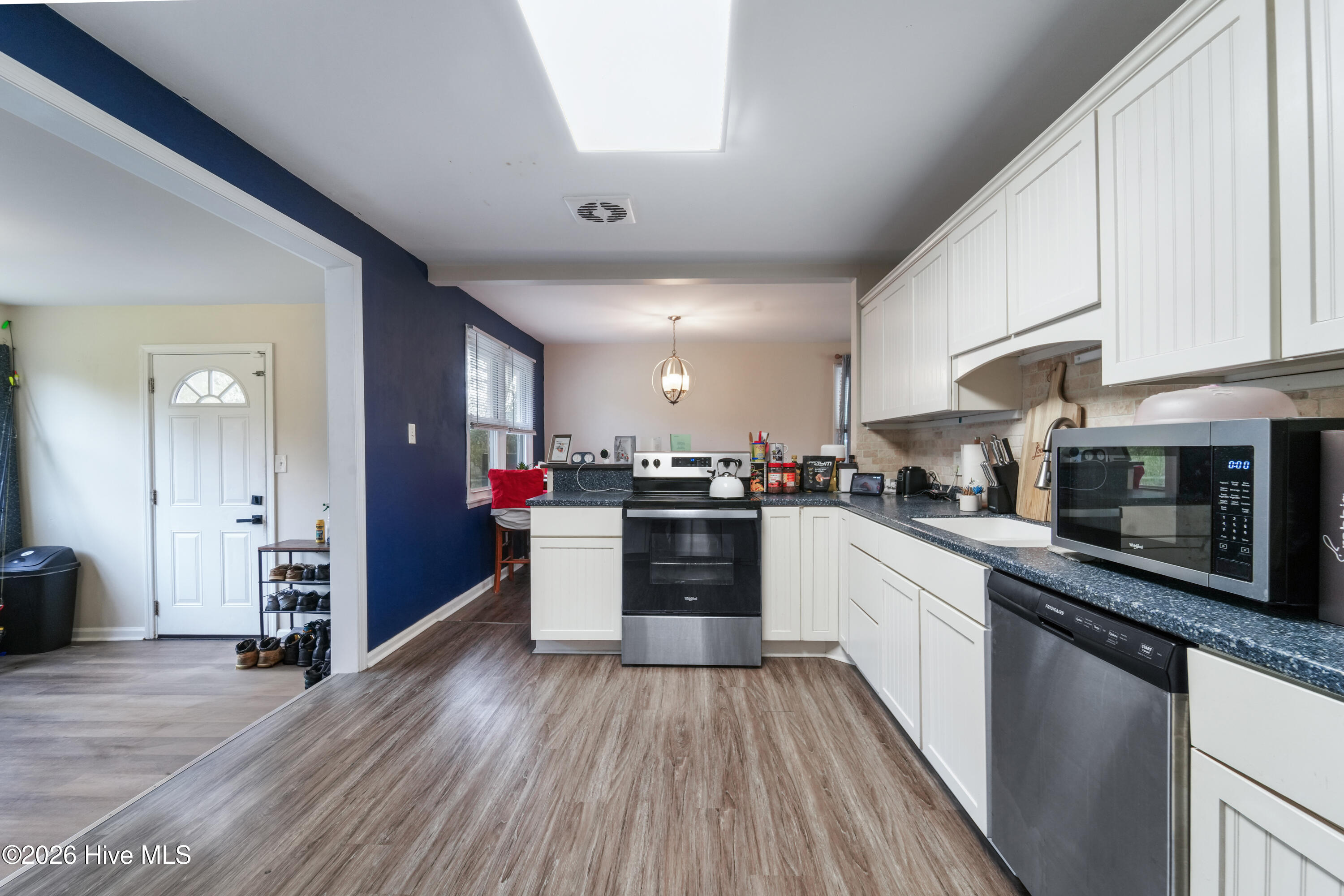 100561958 | Photo 12