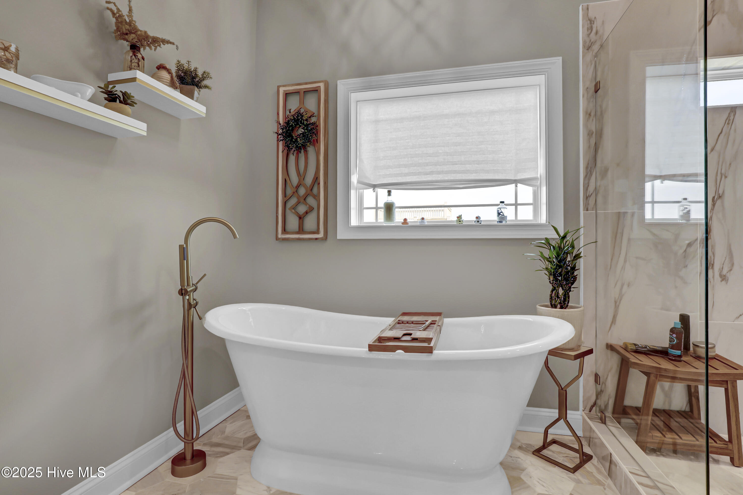 100503420 | Photo 38