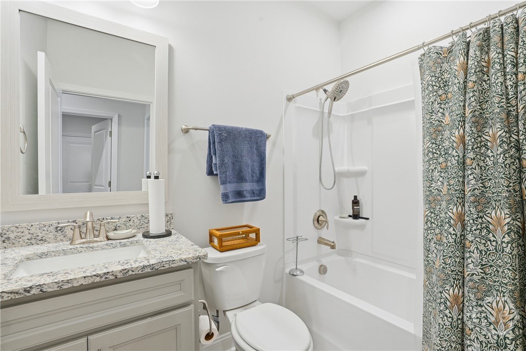 Guest bathroom 2