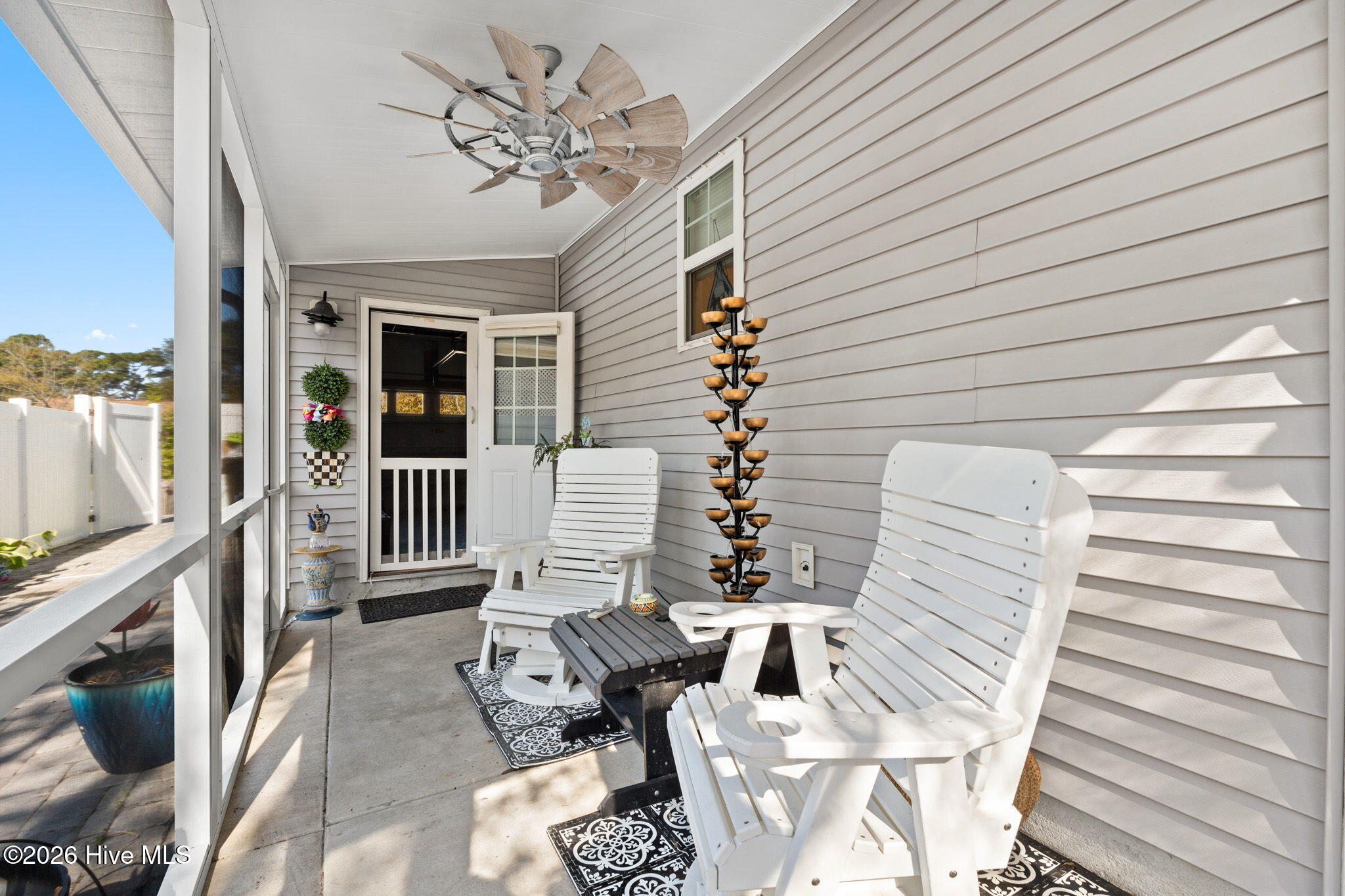 100564340 | Photo 29