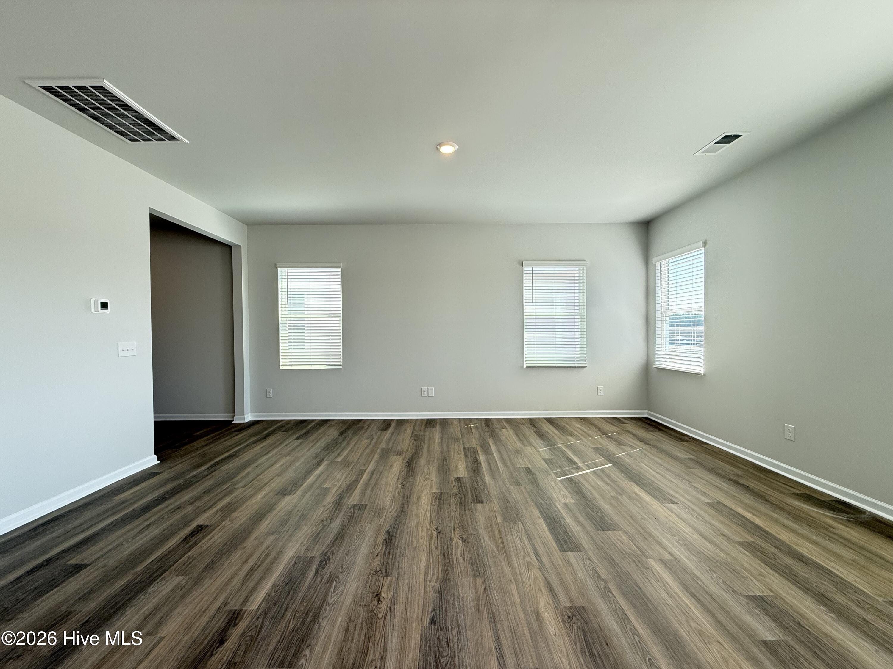 100546589 | Photo 30