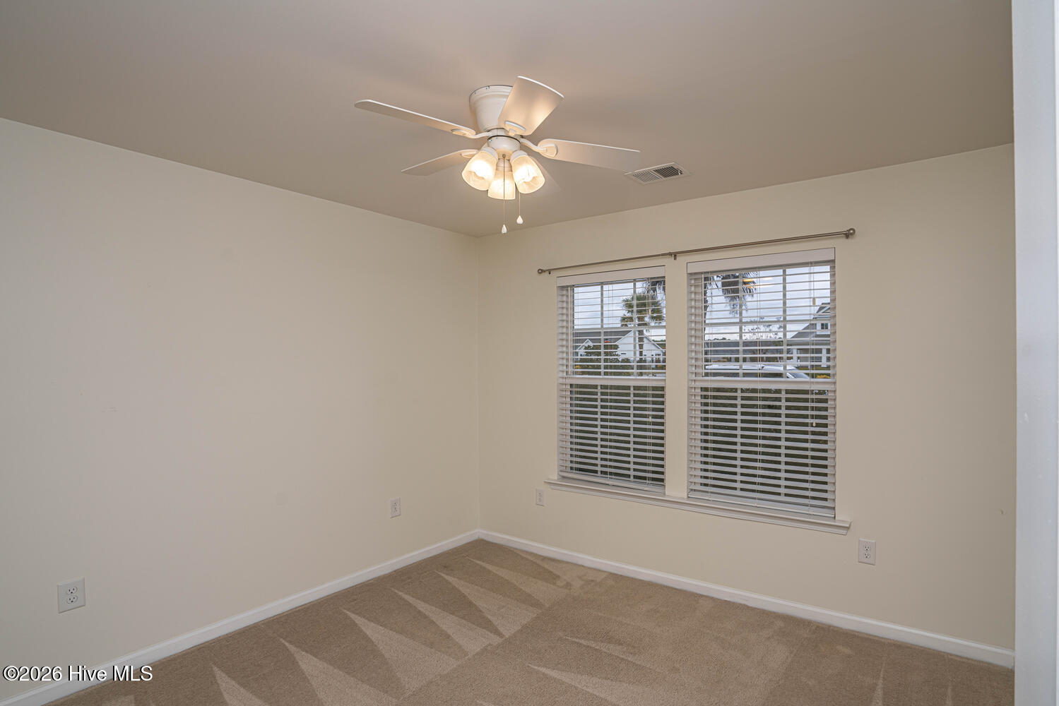 100556684 | Photo 23