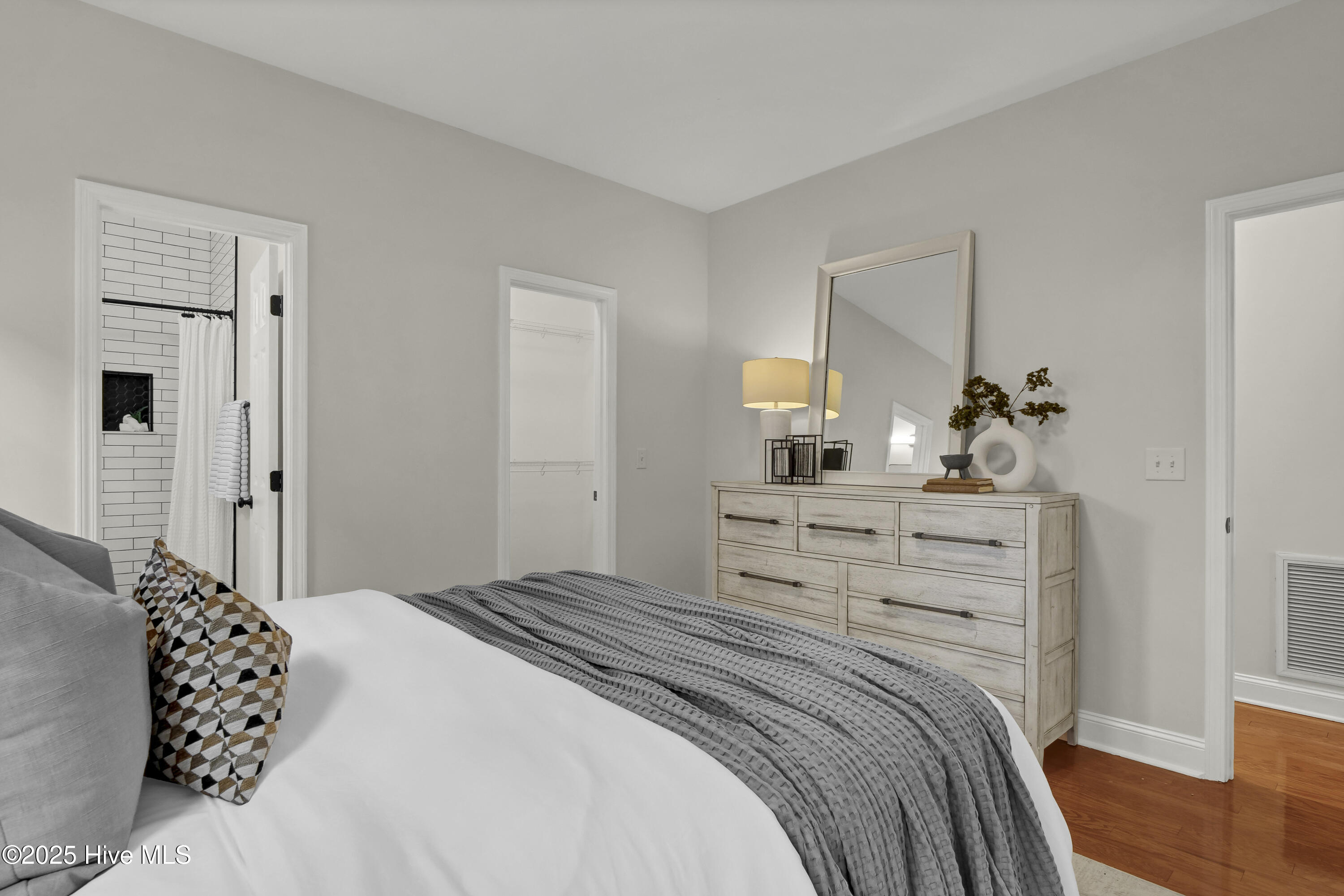 100546449 | Photo 17