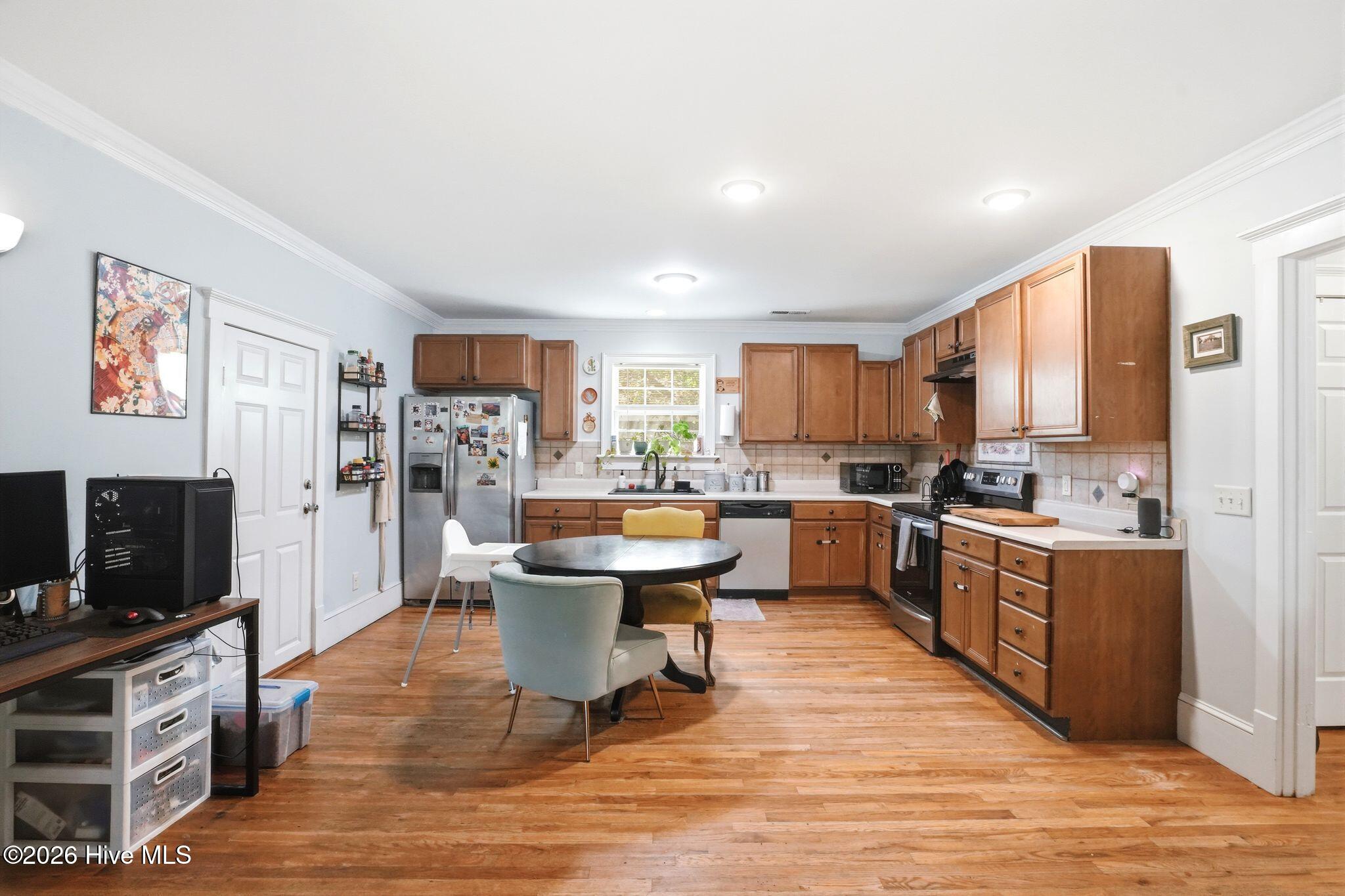 100564510 | Photo 36