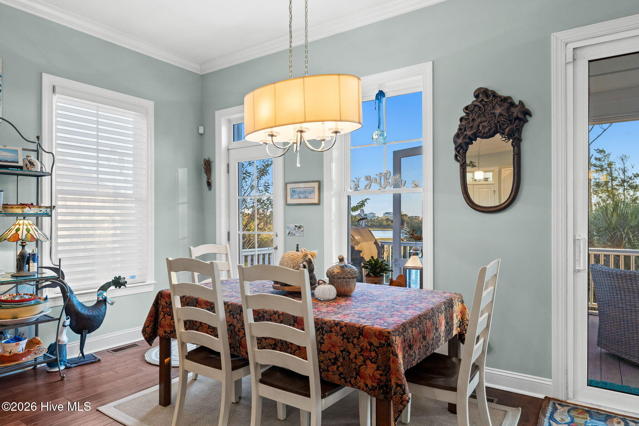 100549947 | Photo 23