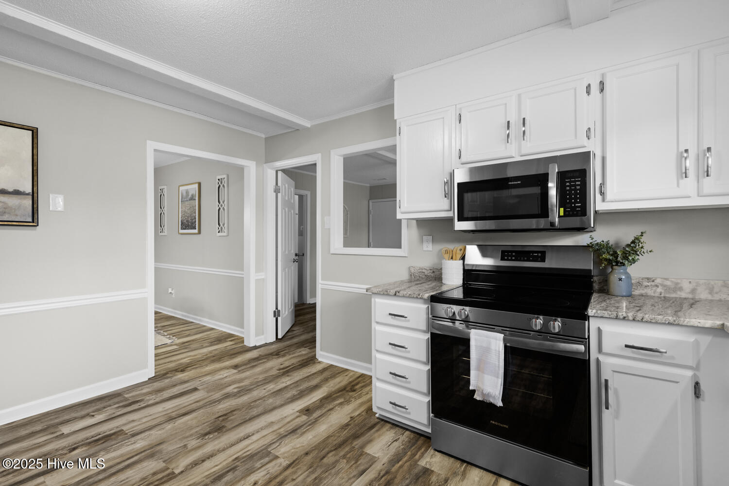 100544995 | Photo 16