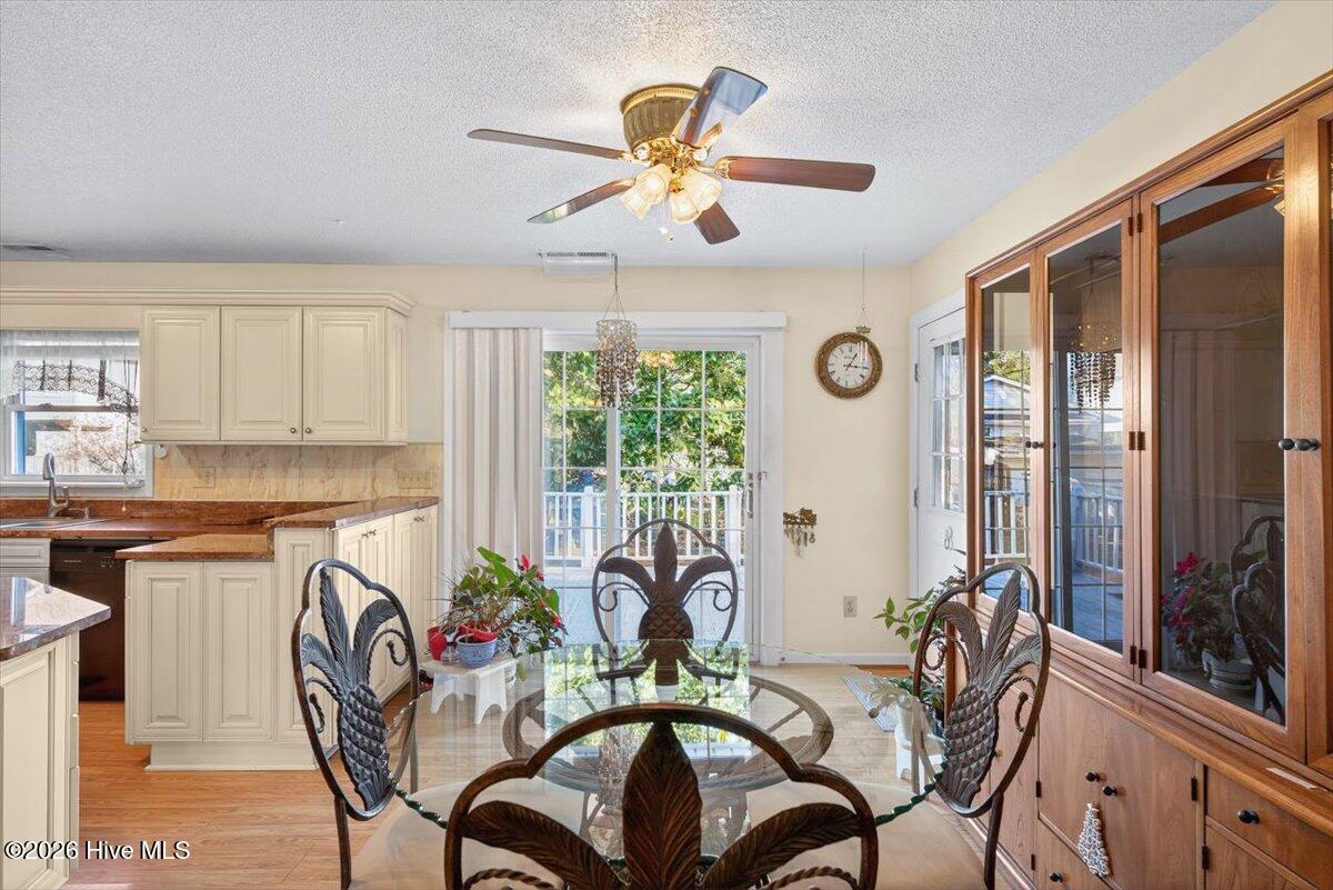 100549937 | Photo 16