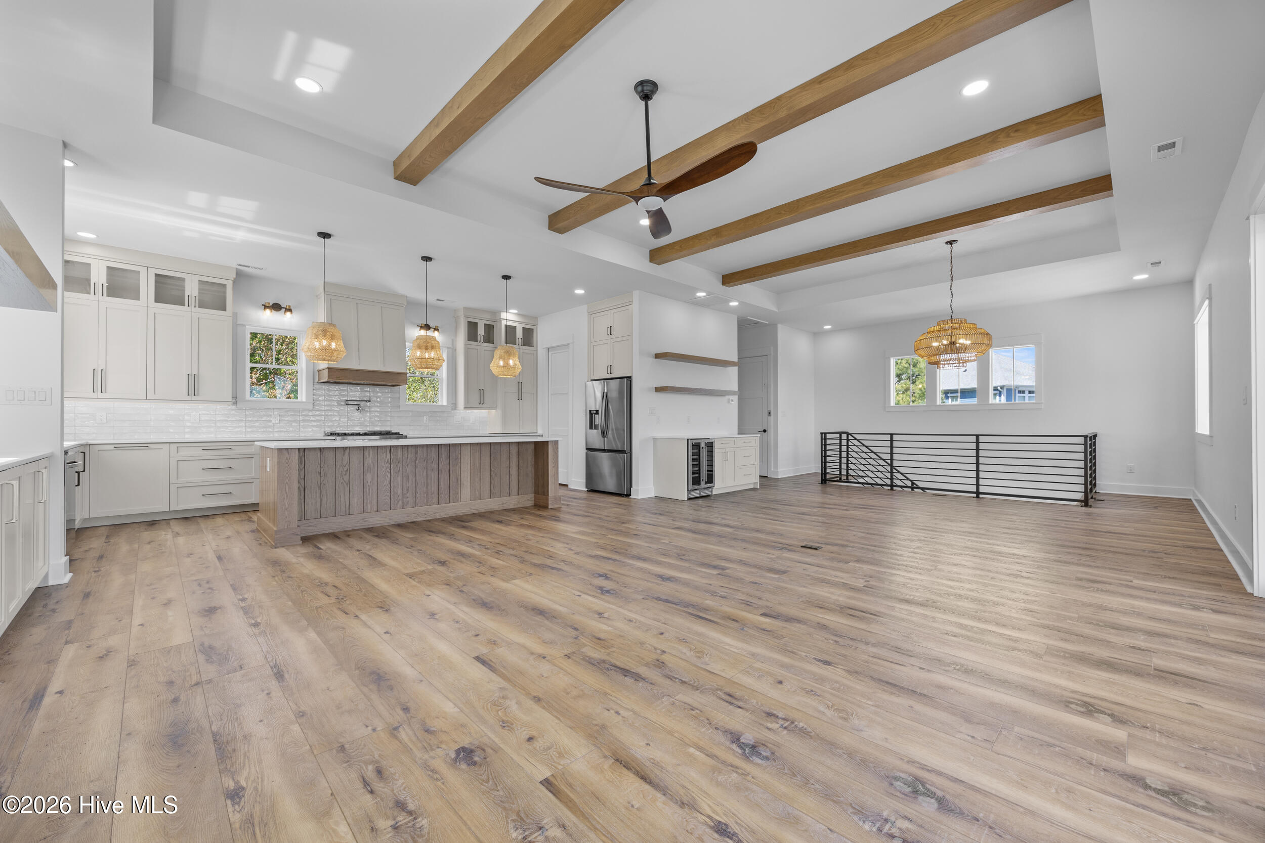 100567625 | Photo 36