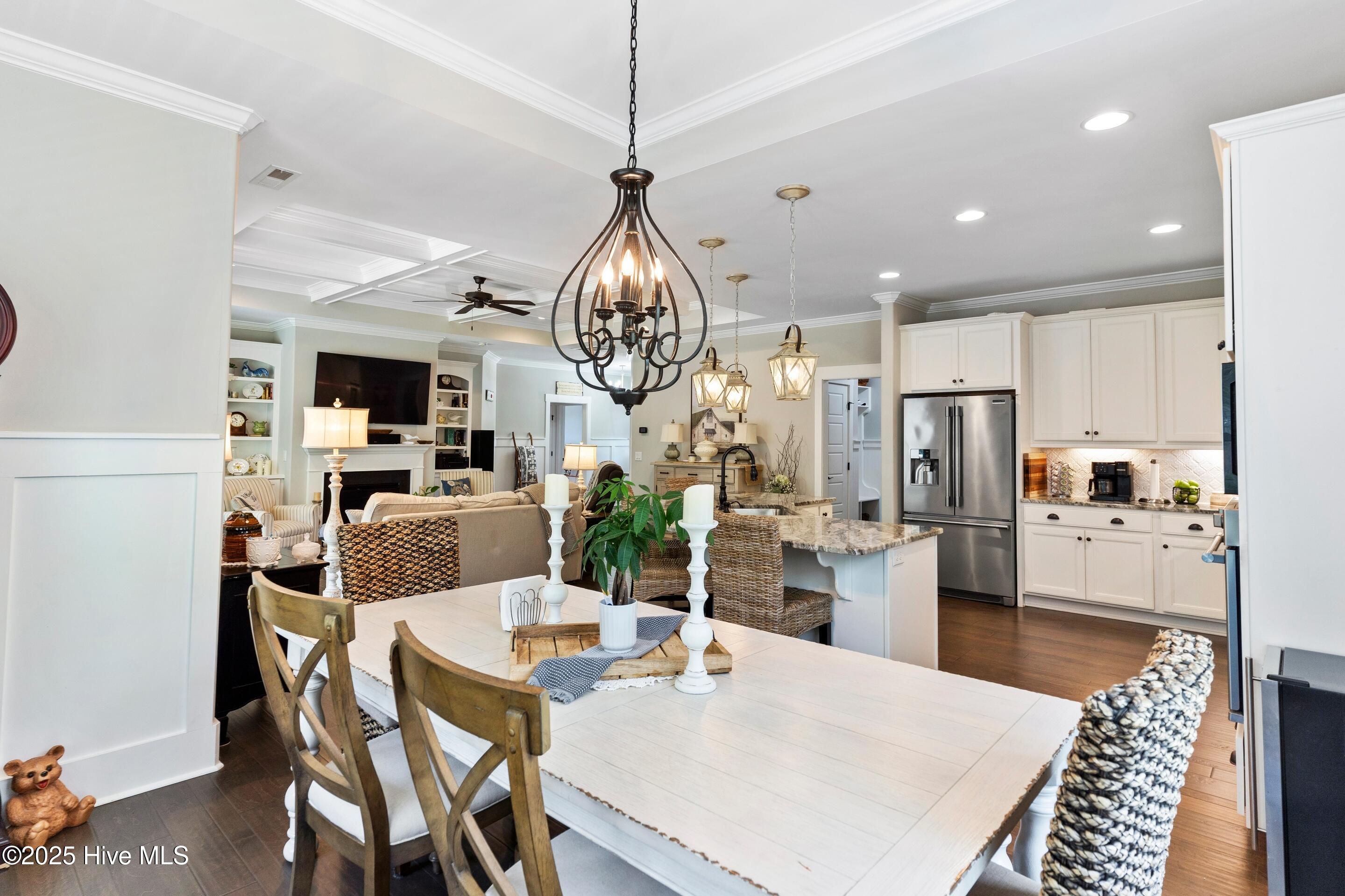 100527117 | Photo 17