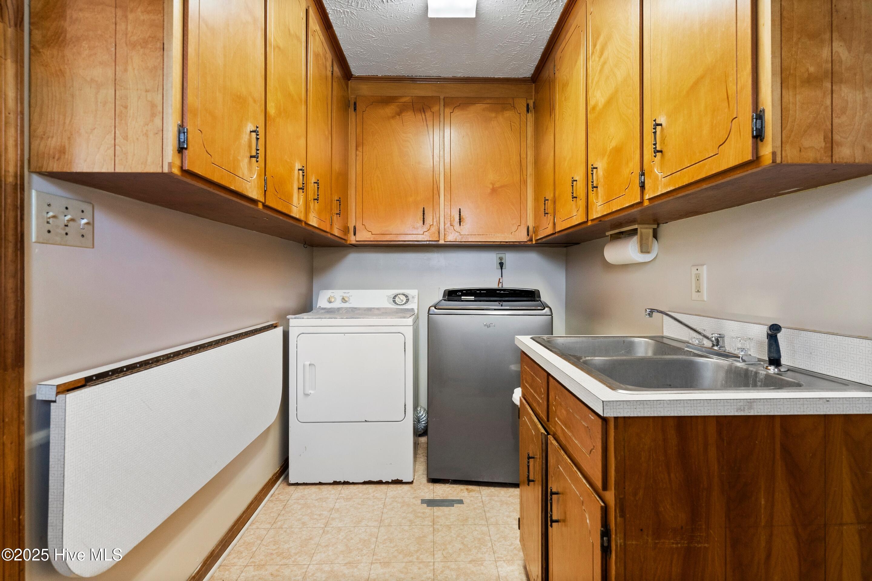 100528084 | Photo 34