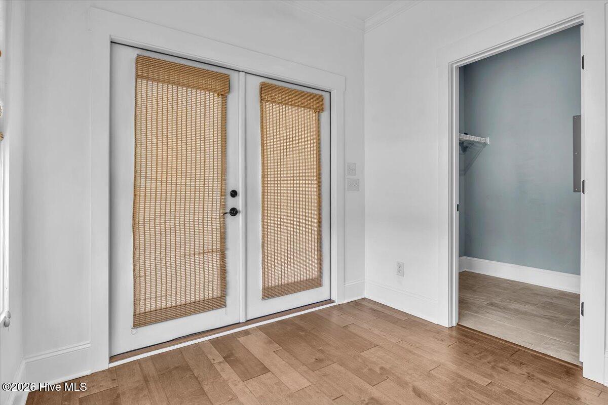 100558839 | Photo 35