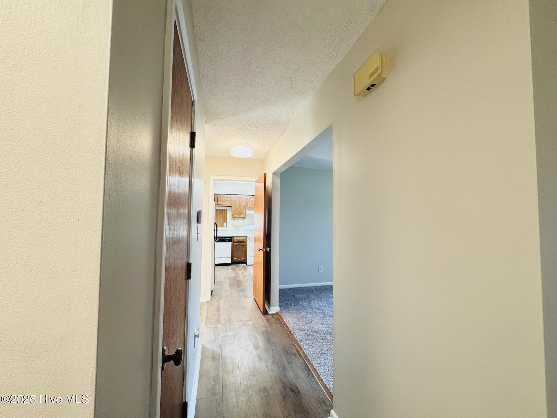 100561695 | Photo 21