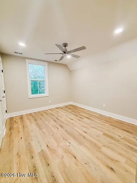 100568667 | Photo 16