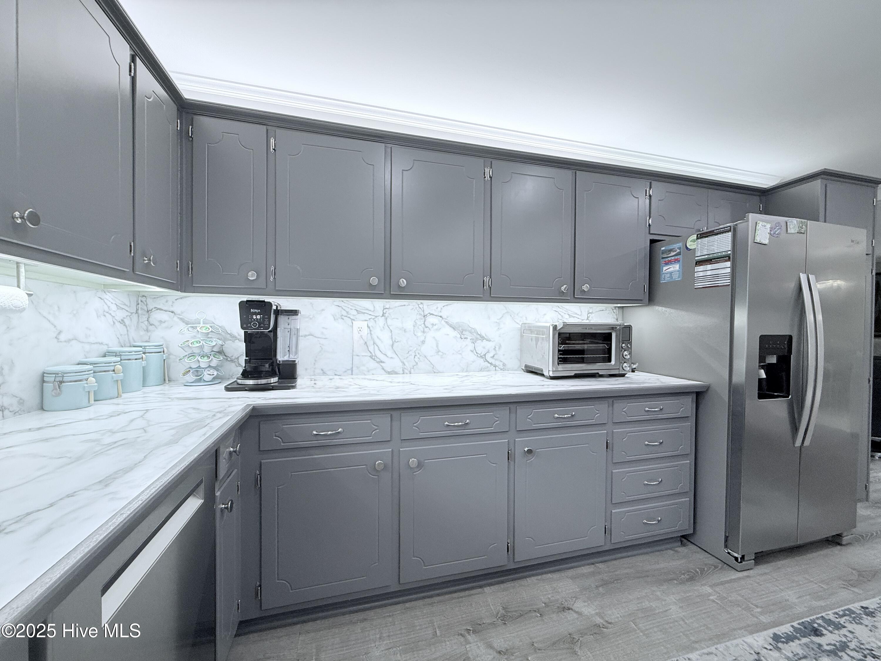 100530009 | Photo 25