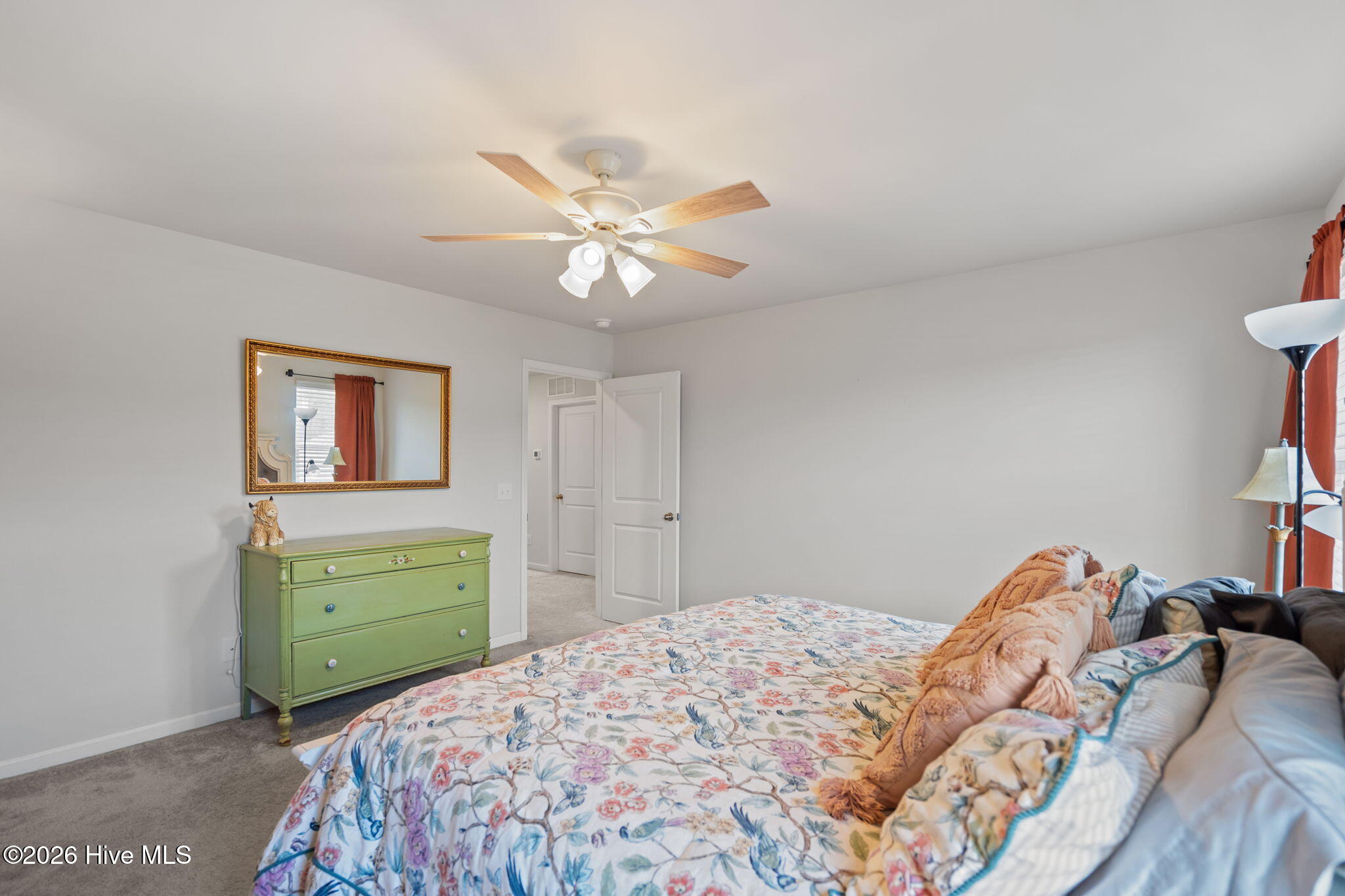 100554763 | Photo 27