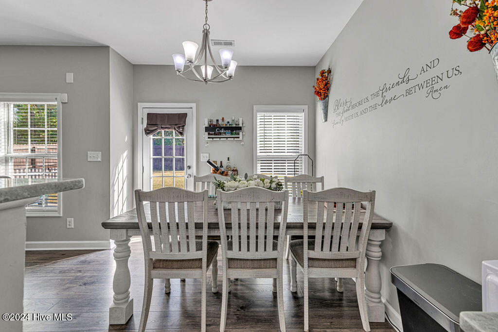 100543856 | Photo 12