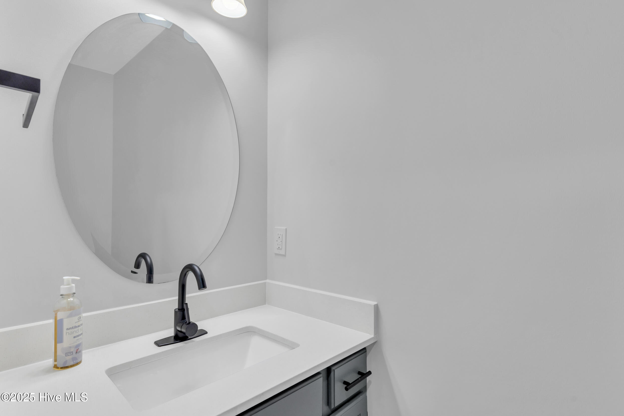 100538060 | Photo 28