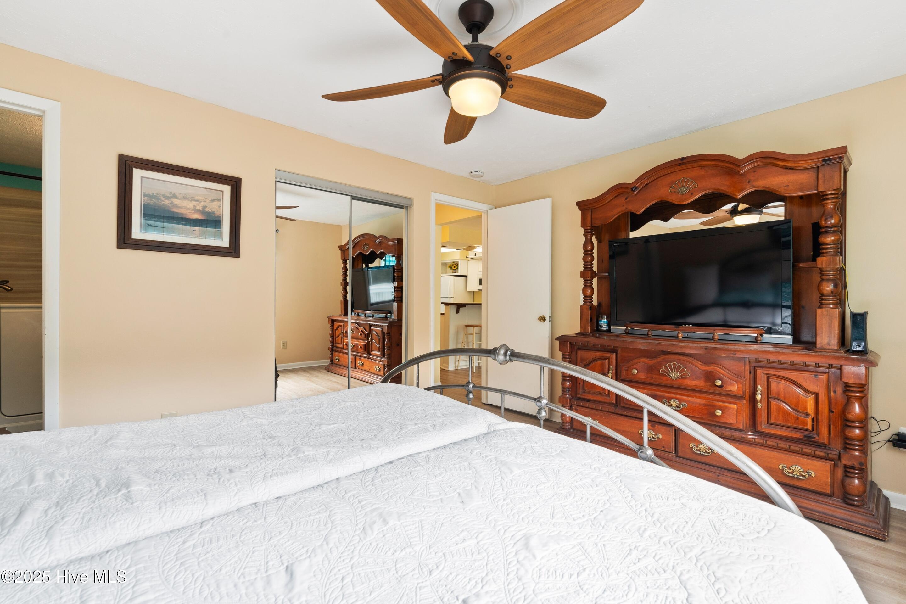 100532800 | Photo 26