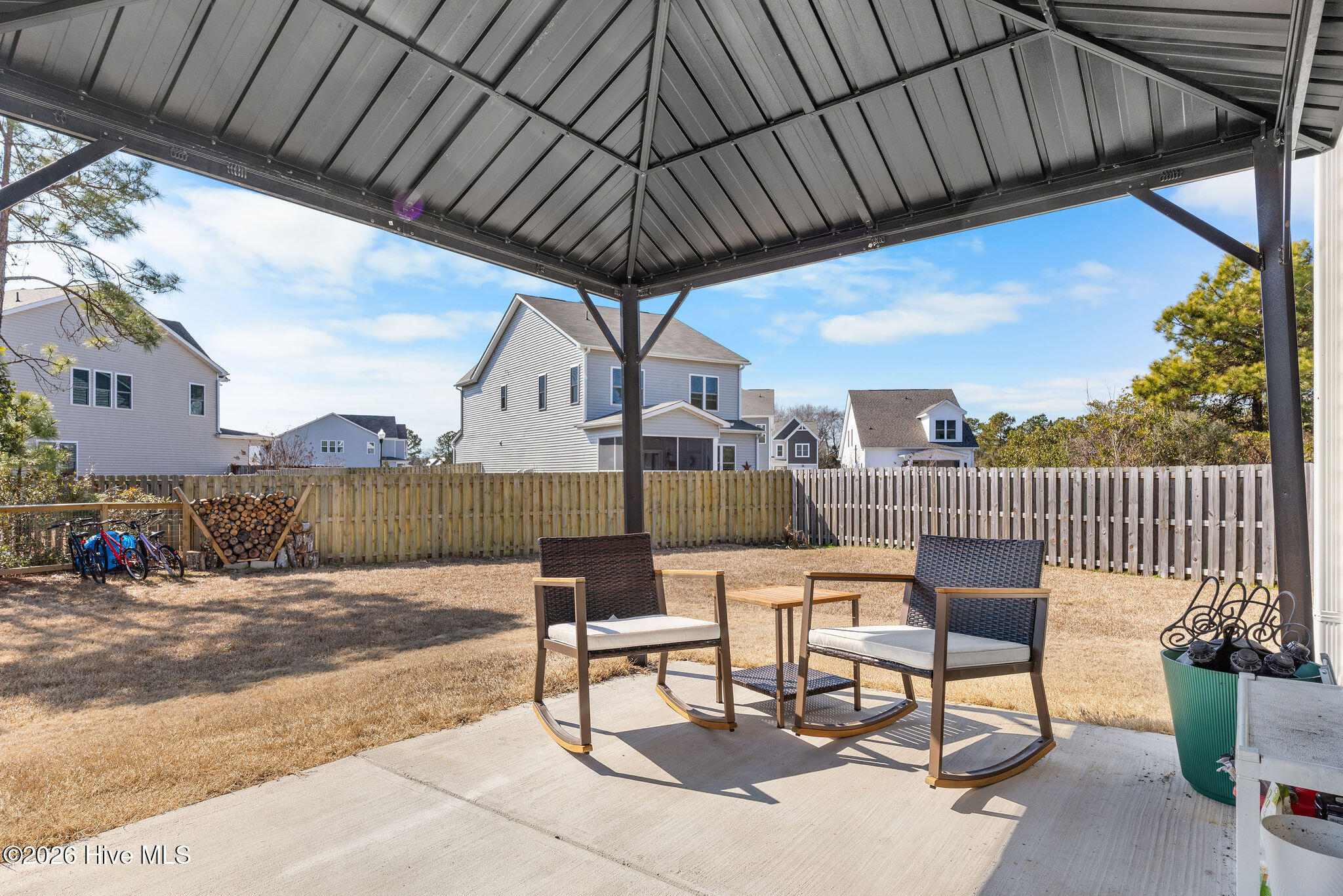 100553688 | Photo 35