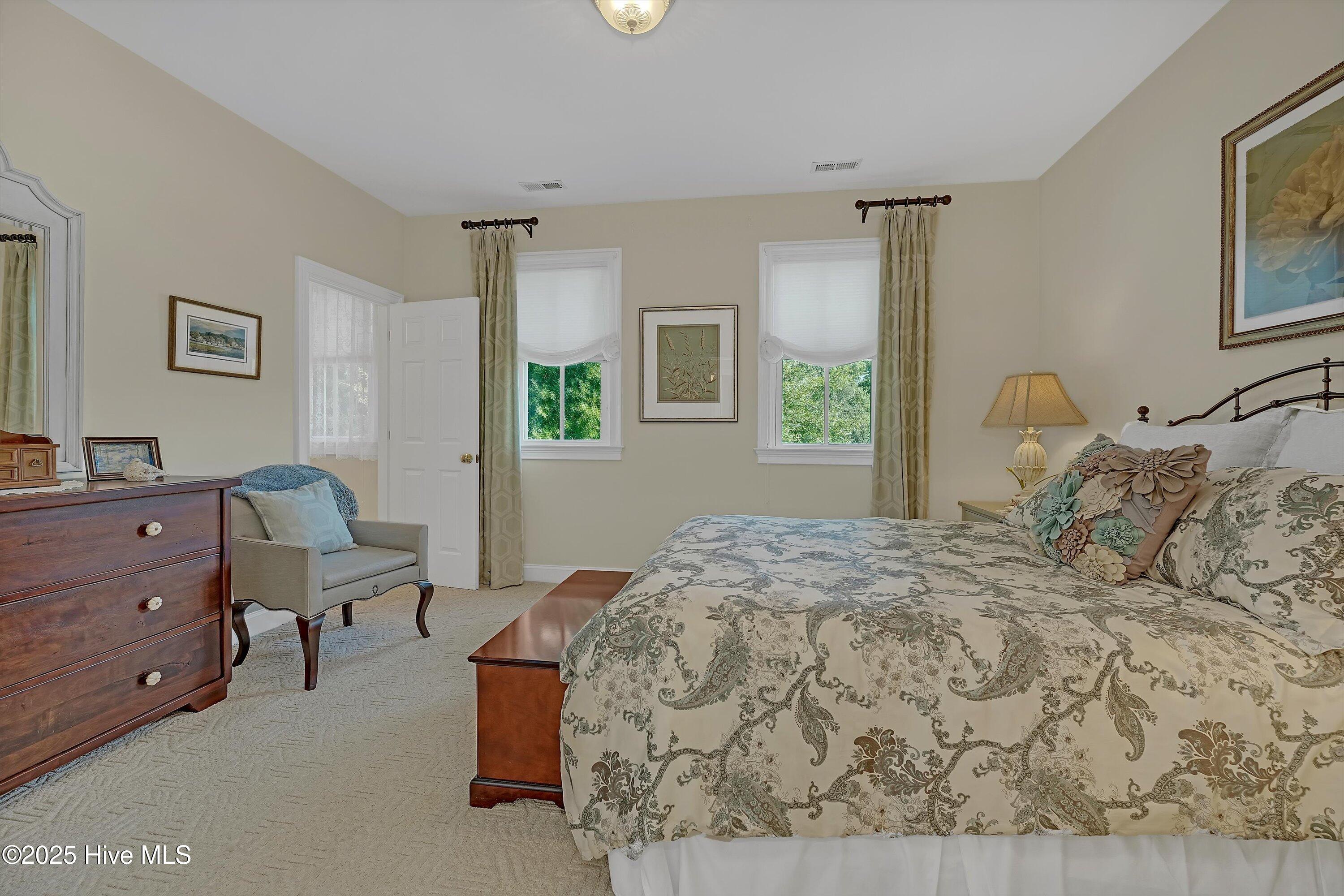 100521438 | Photo 33