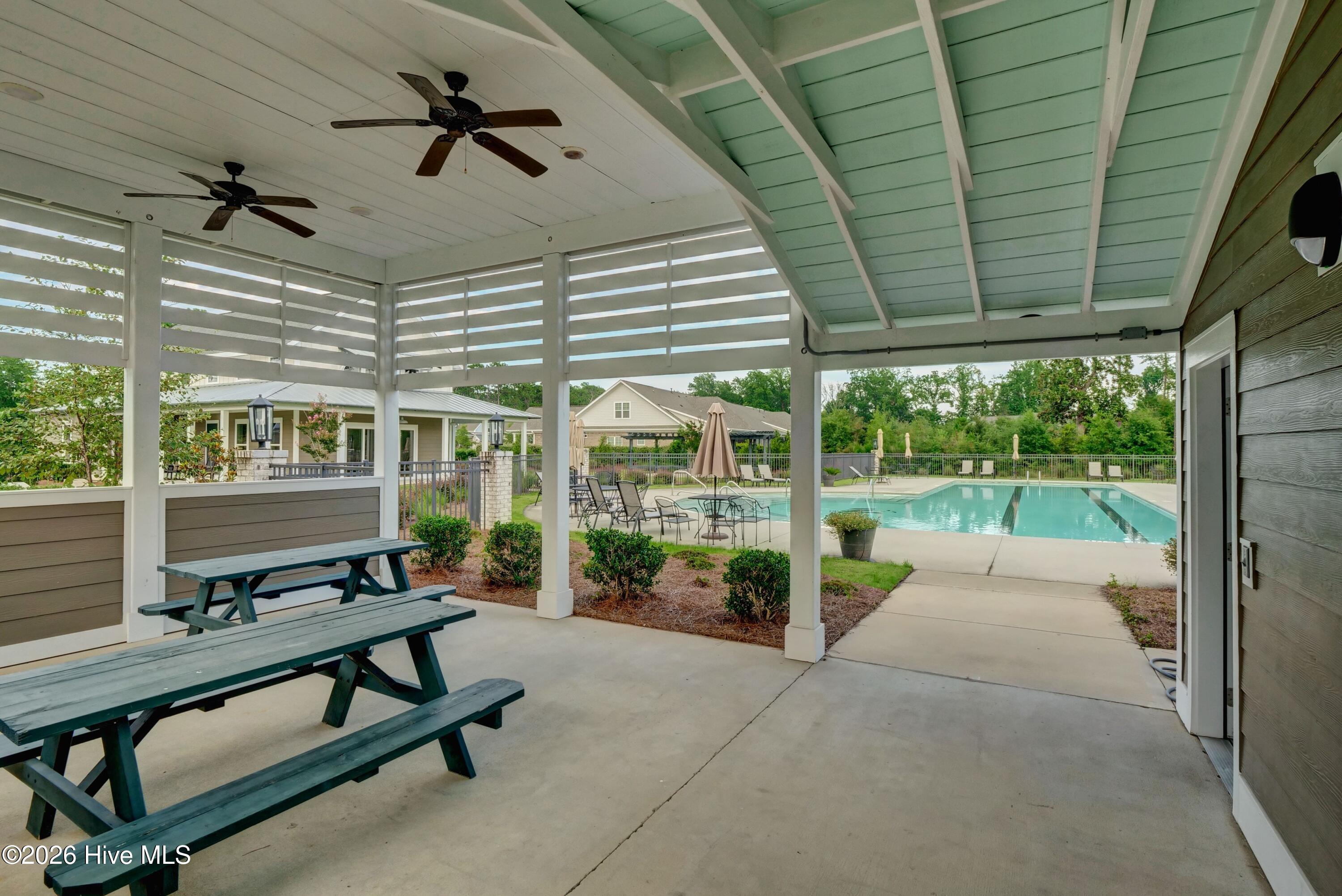 100561257 | Photo 30