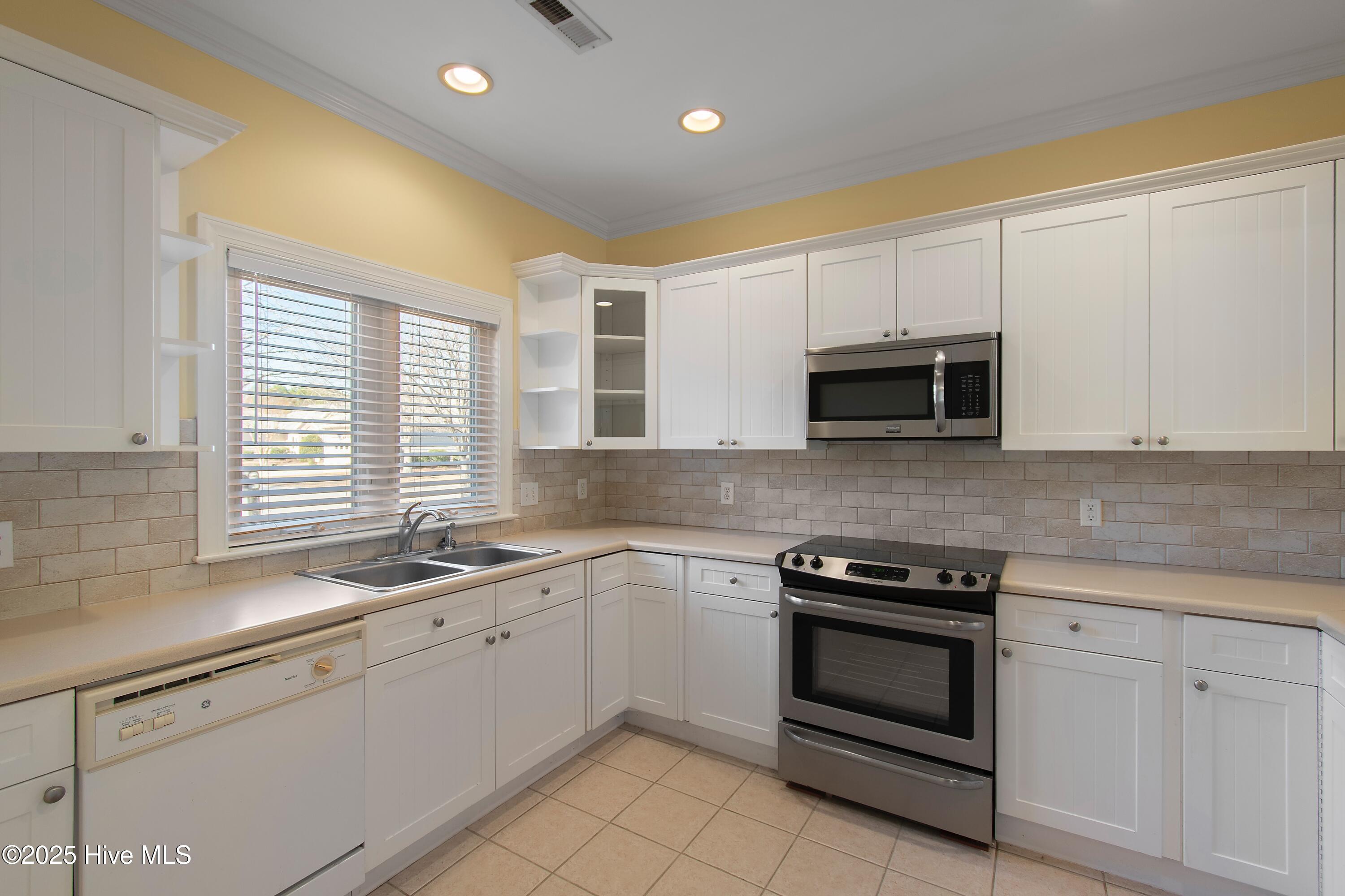 100546461 | Photo 14