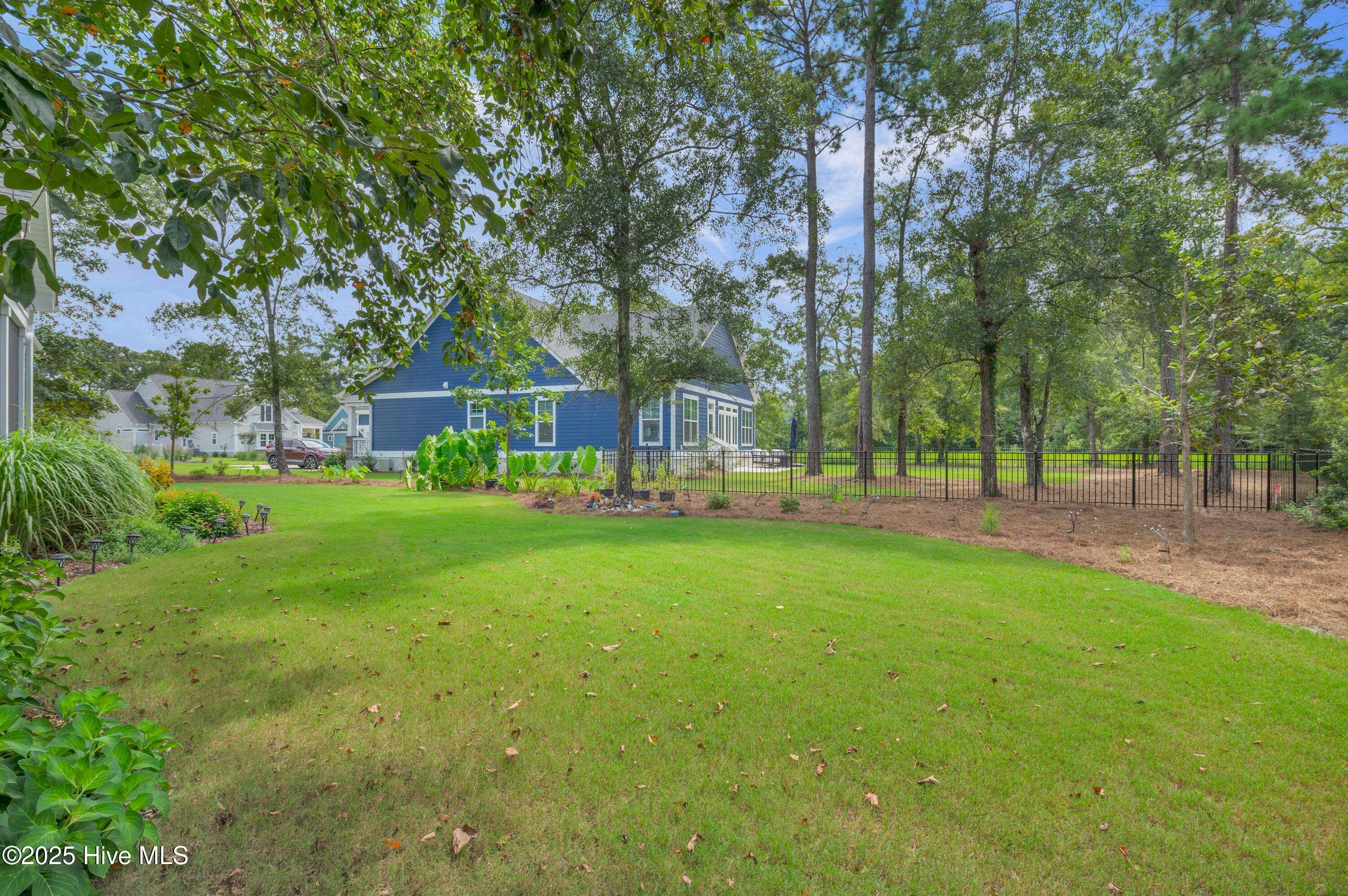 100528292 | Photo 44