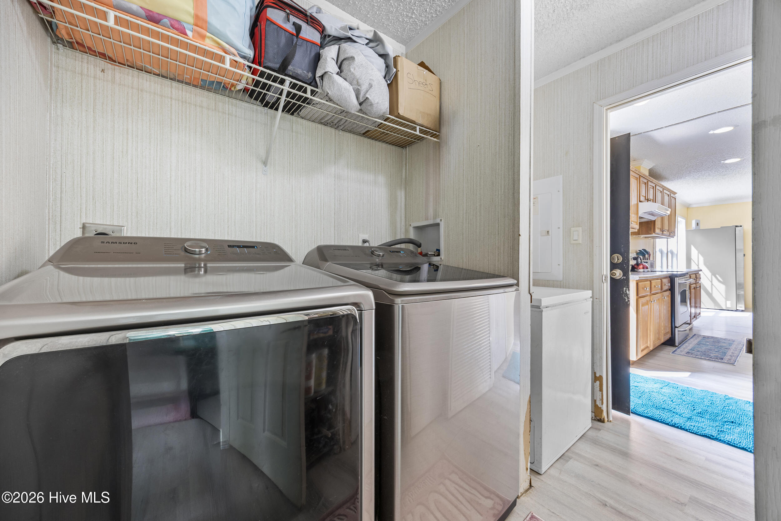 100560069 | Photo 15