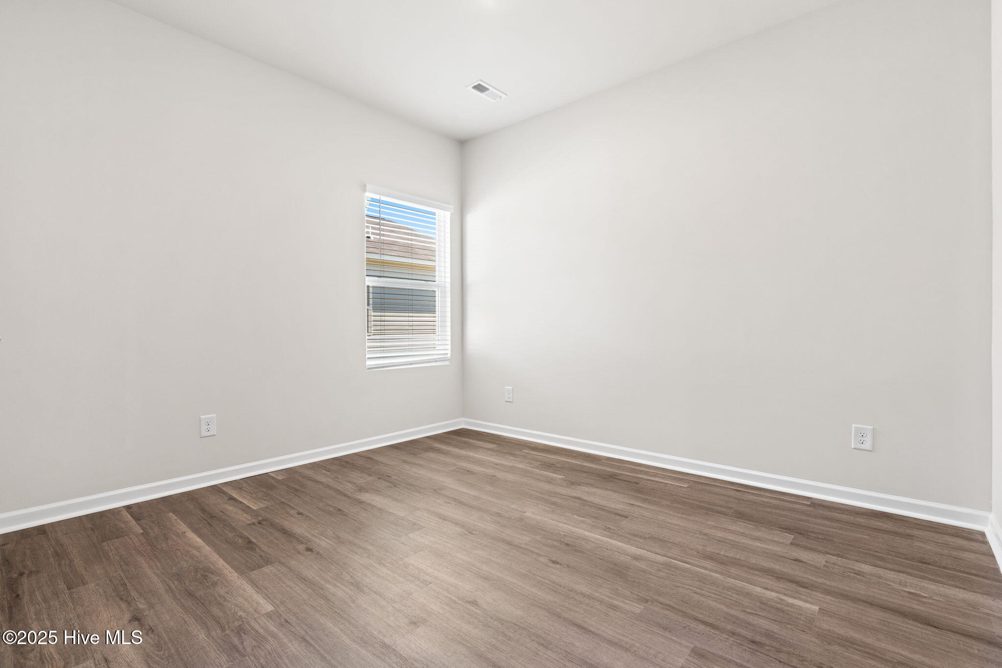 100524210 | Photo 34