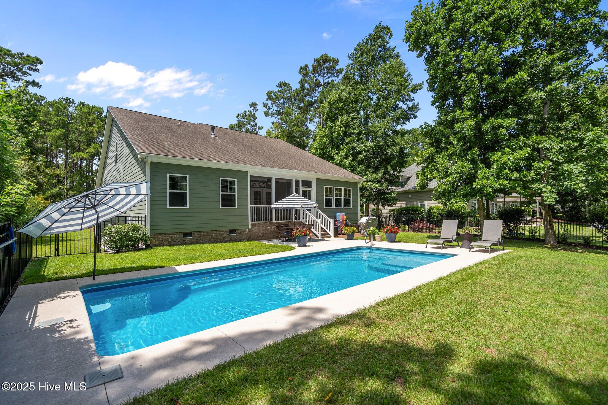 100518036 | Photo 34