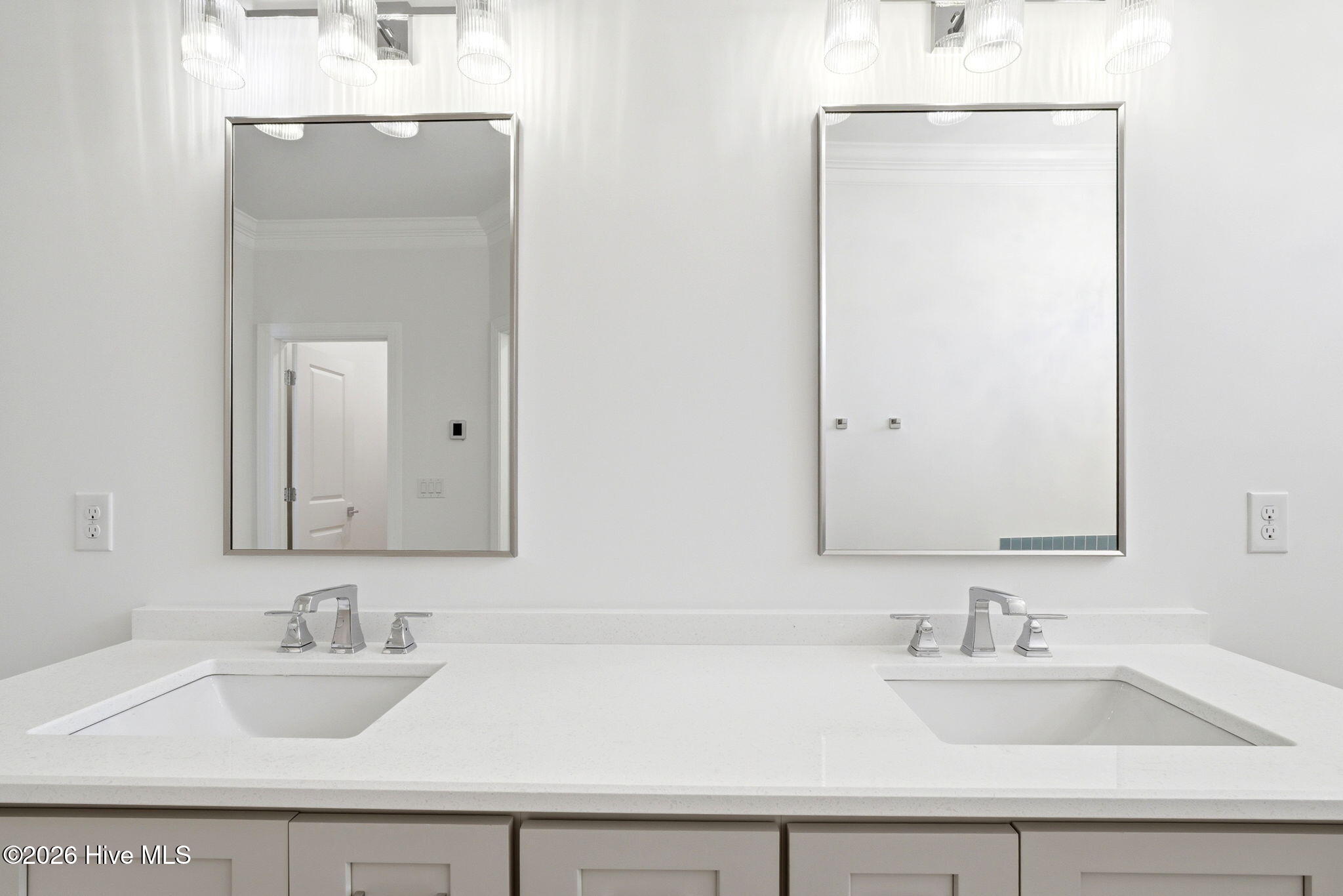 100565030 | Photo 28