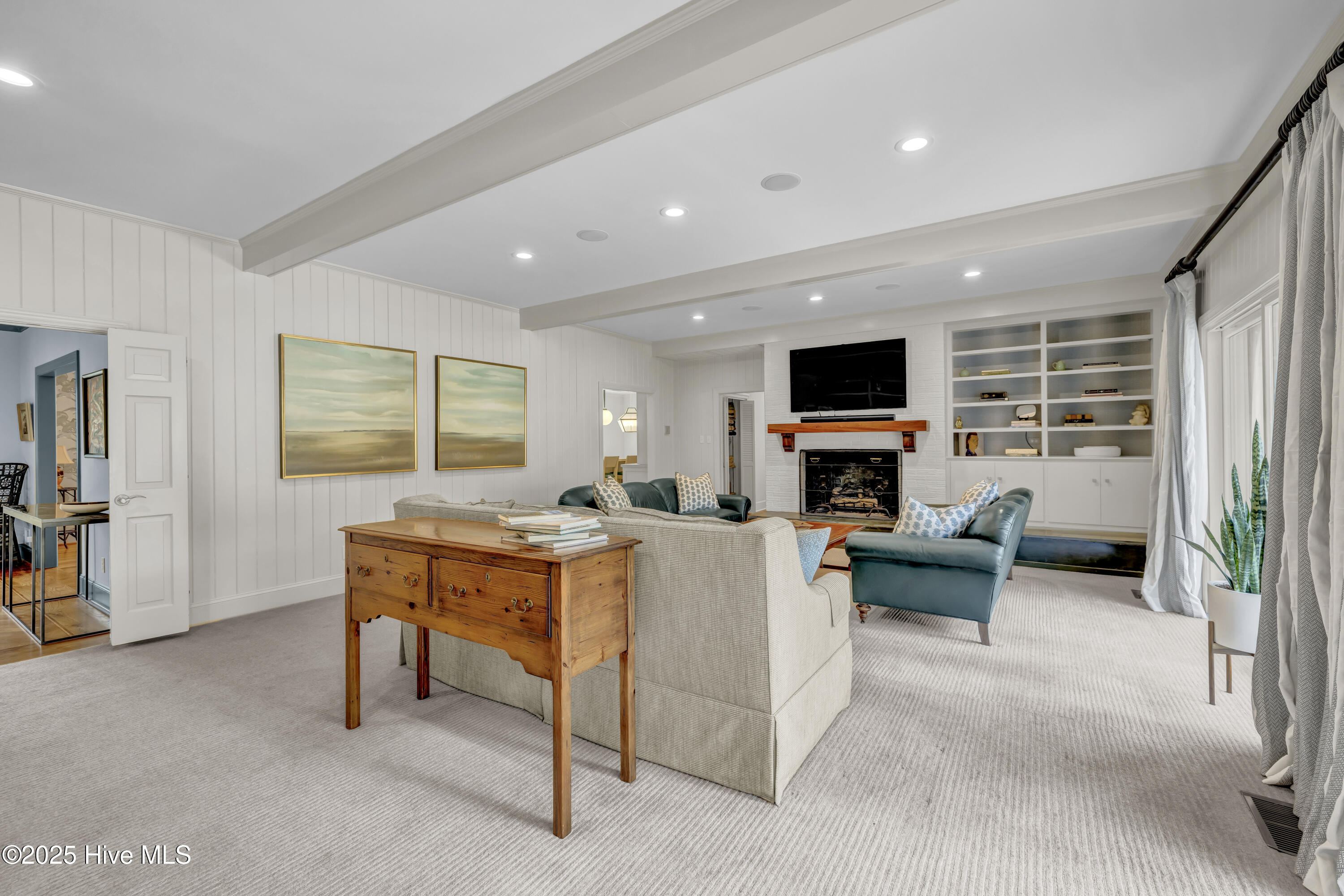 100519719 | Photo 11