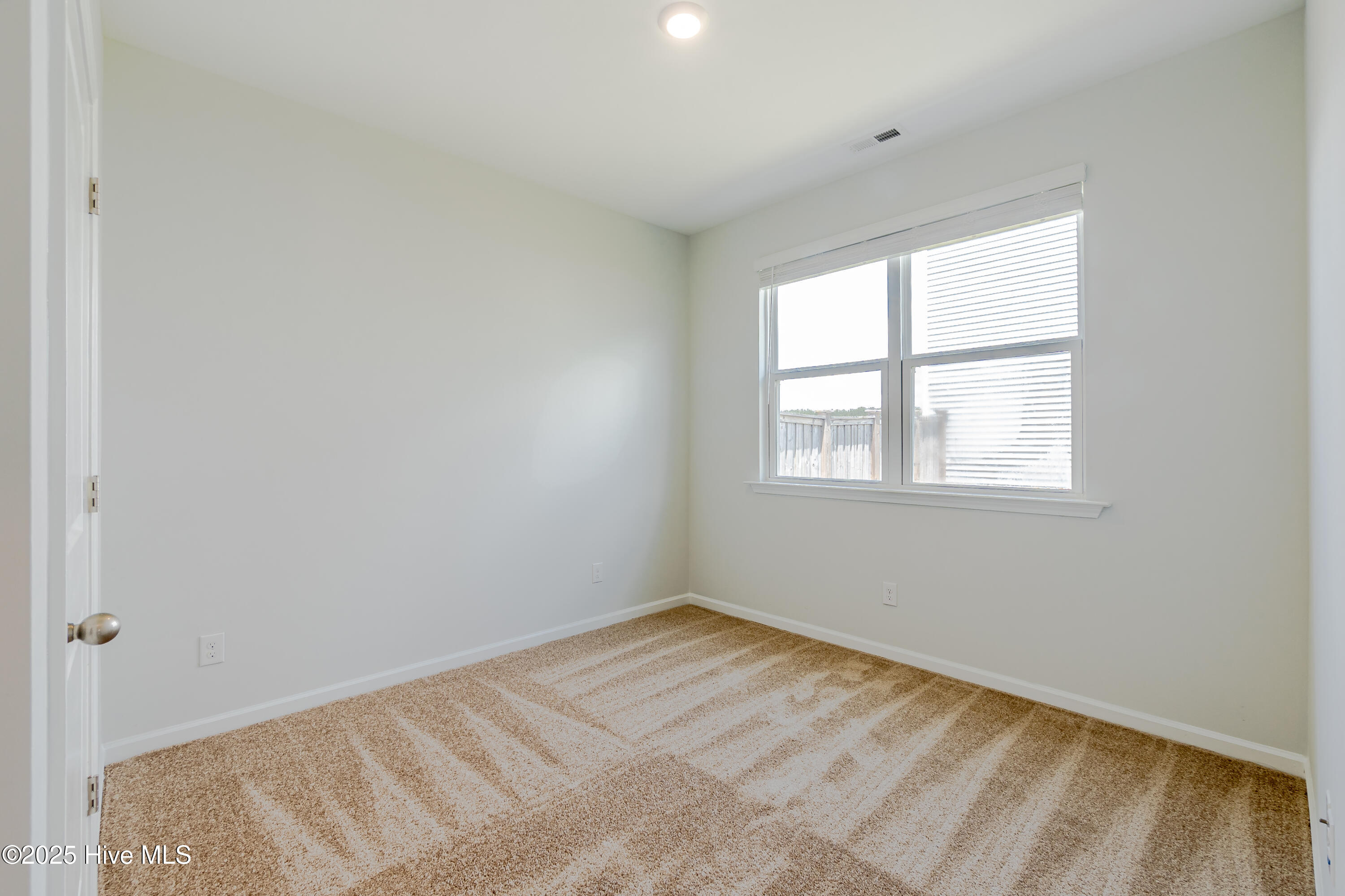 100526053 | Photo 41