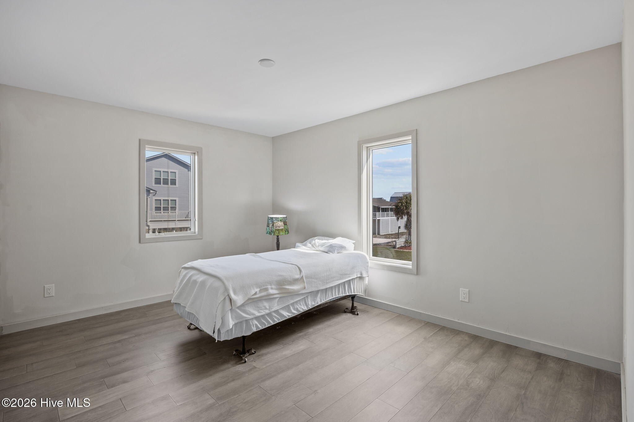 100557816 | Photo 35