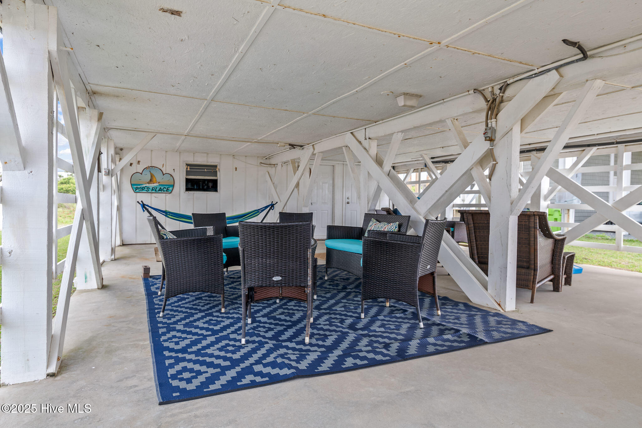 100521832 | Photo 42