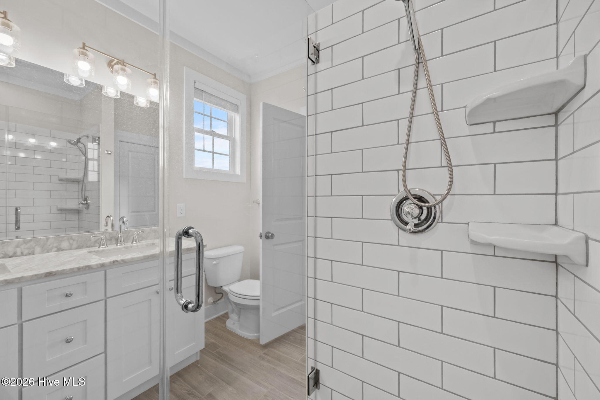 100555174 | Photo 42