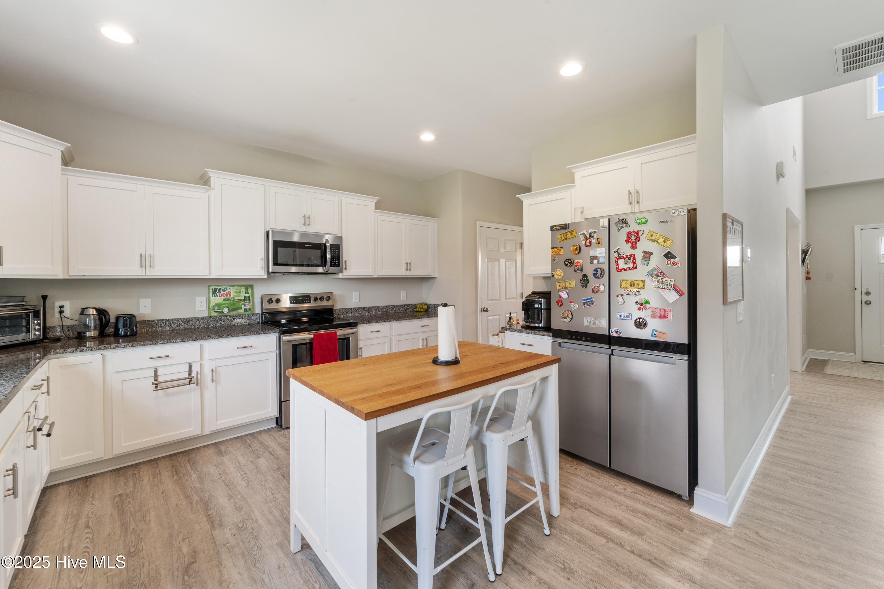 100533820 | Photo 39