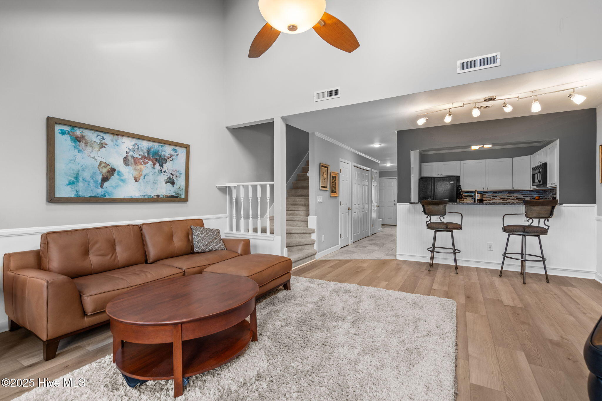 100546041 | Photo 13