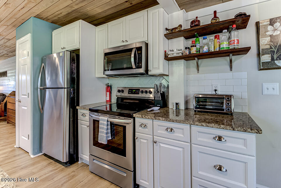 100550218 | Photo 12