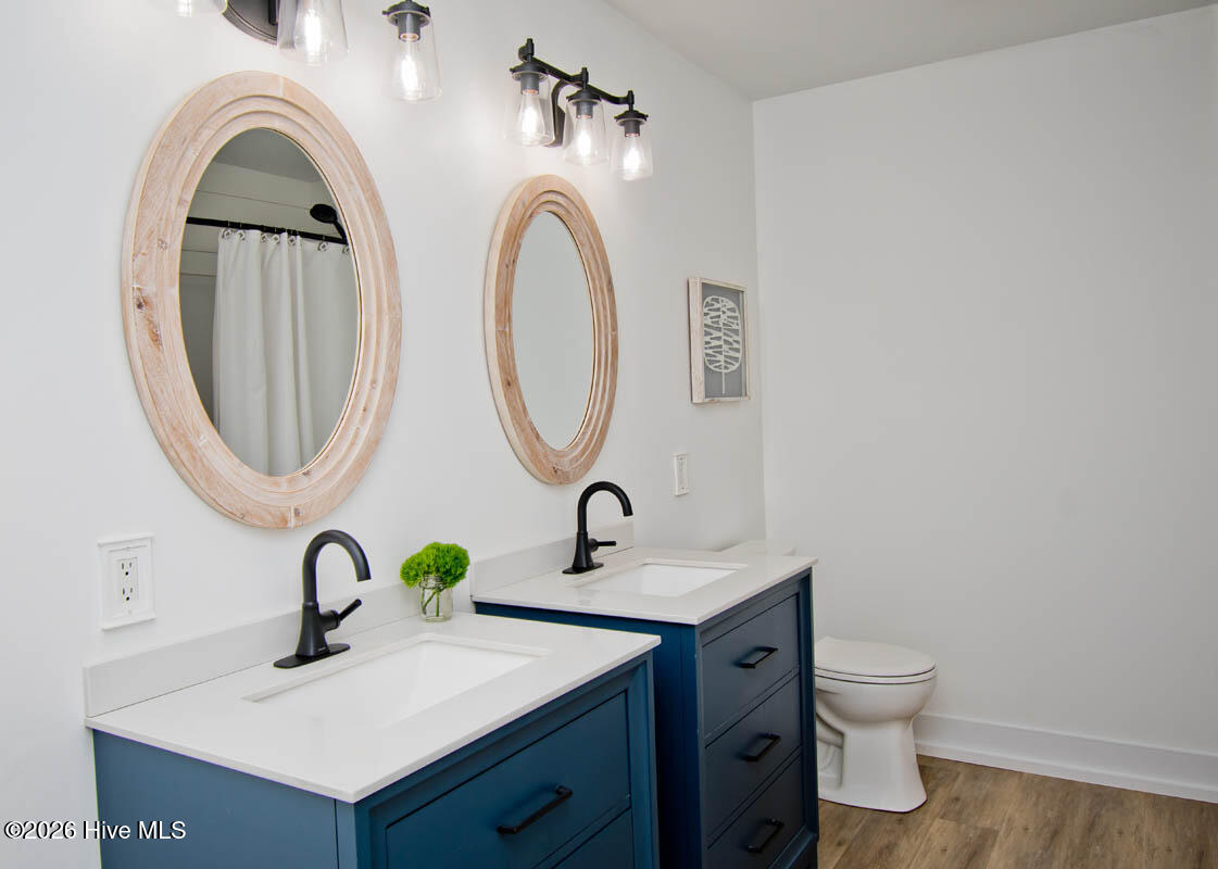 100569264 | Photo 16