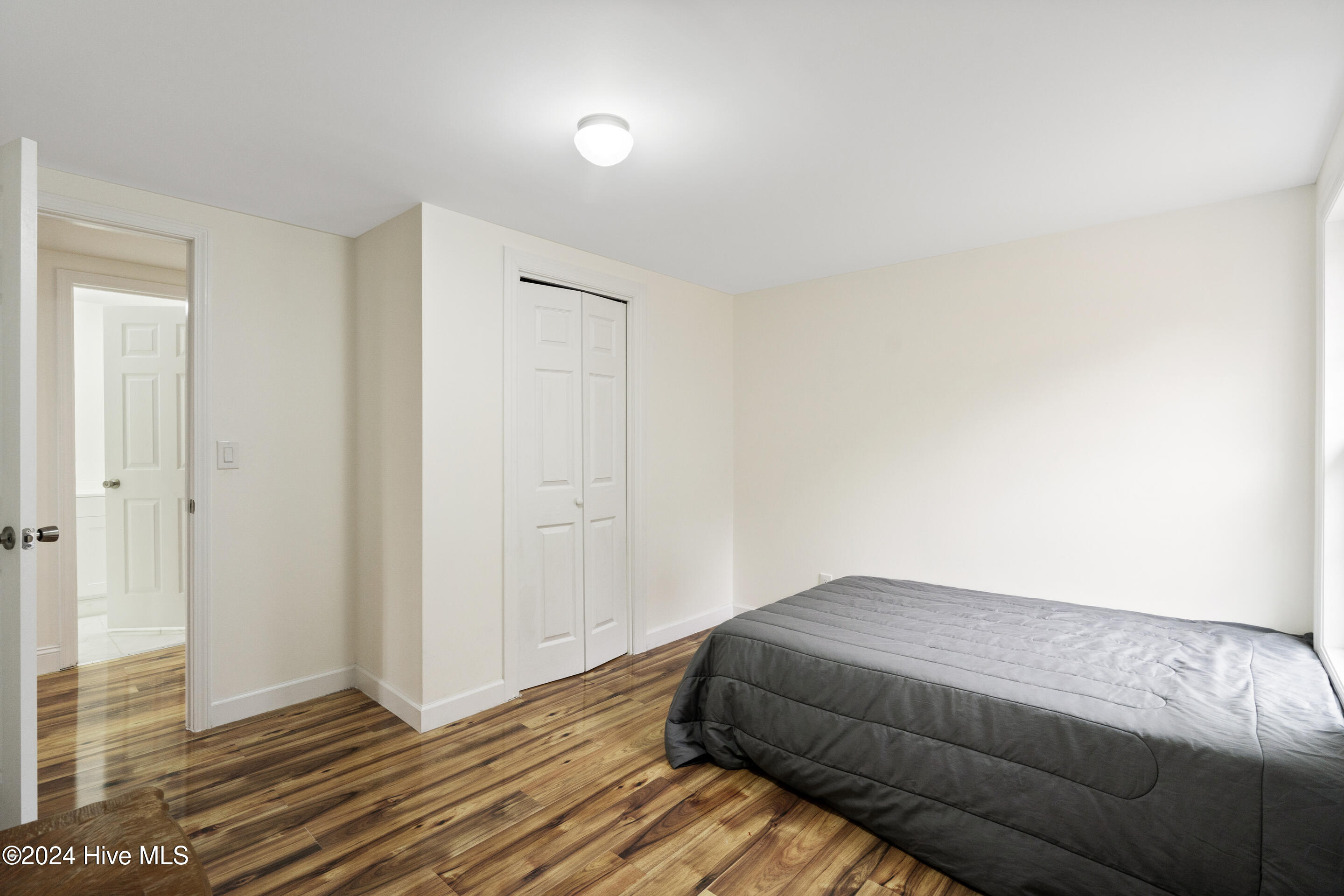 100481604 | Photo 27