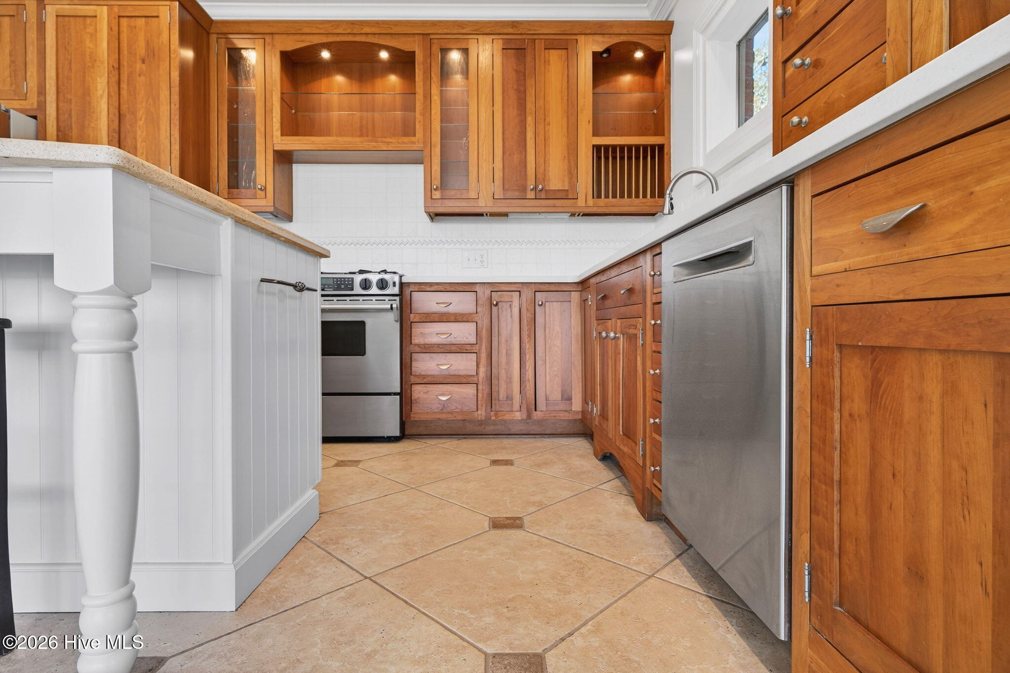 100555125 | Photo 19